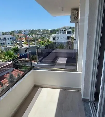 Διαμέρισμα Sunshine Square Apartments Εξαμίλιο