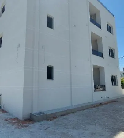 Sunshine Square Apartments Διαμέρισμα *