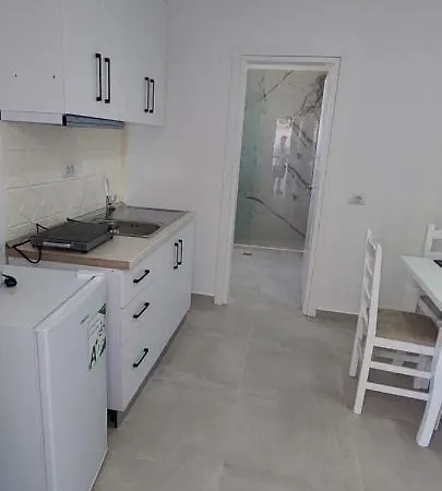Sunshine Square Apartments 公寓