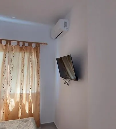 Sunshine Square Apartments * Εξαμίλιο