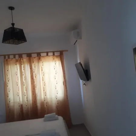 Sunshine Square Apartments *